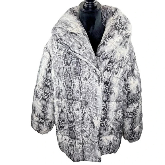 VINCE CAMUTO Demure Snakeskin Print Puffer Jacket Medium NWT! - Picture 2 of 11